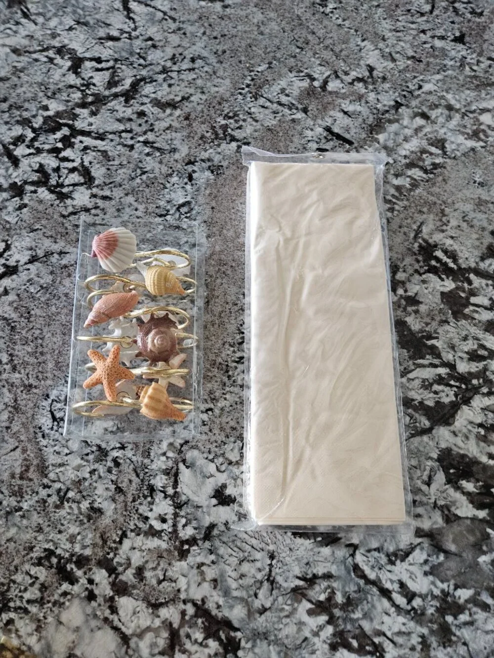 BRAND NEW SET OF RESIN SEASHELL SHOWER HOOKS & PALE PEACH PLASTIC SHOWER CURTAIN